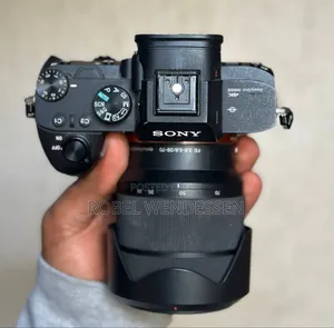 Sony A7 LLL 28-70mm Kit Lens 2 Batteries