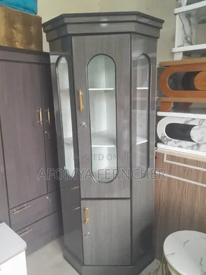 ኮርነር ብፌ በላምኔት የተሰራ