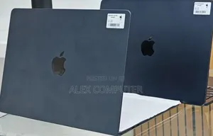 New Laptop Apple MacBook Air 2025 M4 13-inch 16GB Apple M4 SSD 256GB