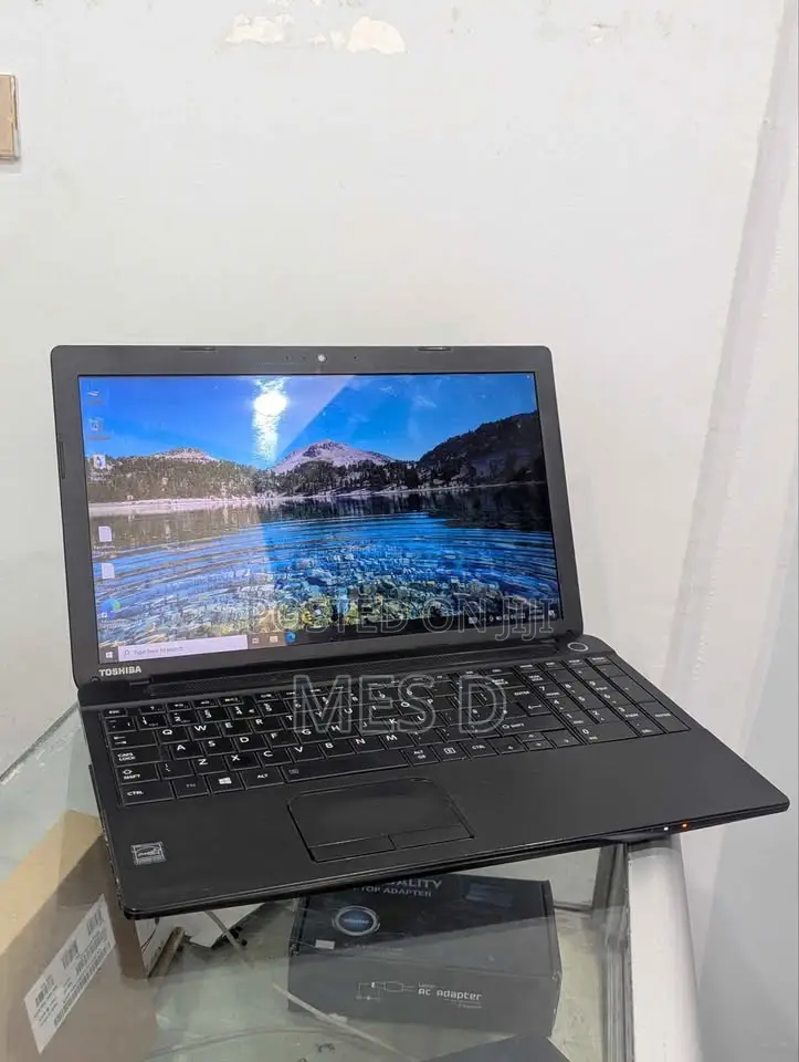 Laptop Toshiba Satellite C55 4GB Intel Core i3 HDD 256GB