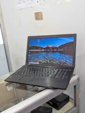 Laptop Toshiba Satellite C55 4GB Intel Core i3 HDD 256GB