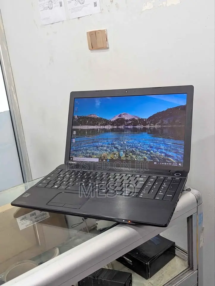 Laptop Toshiba Satellite C55 4GB Intel Core i3 HDD 256GB