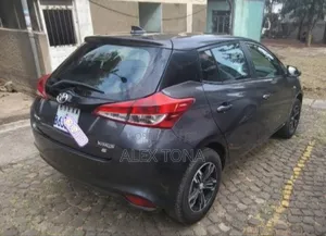 Toyota Yaris 2019 Gray