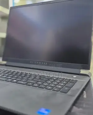 New Laptop Alienware M17x R2 16GB Intel Core i7 SSD 1T