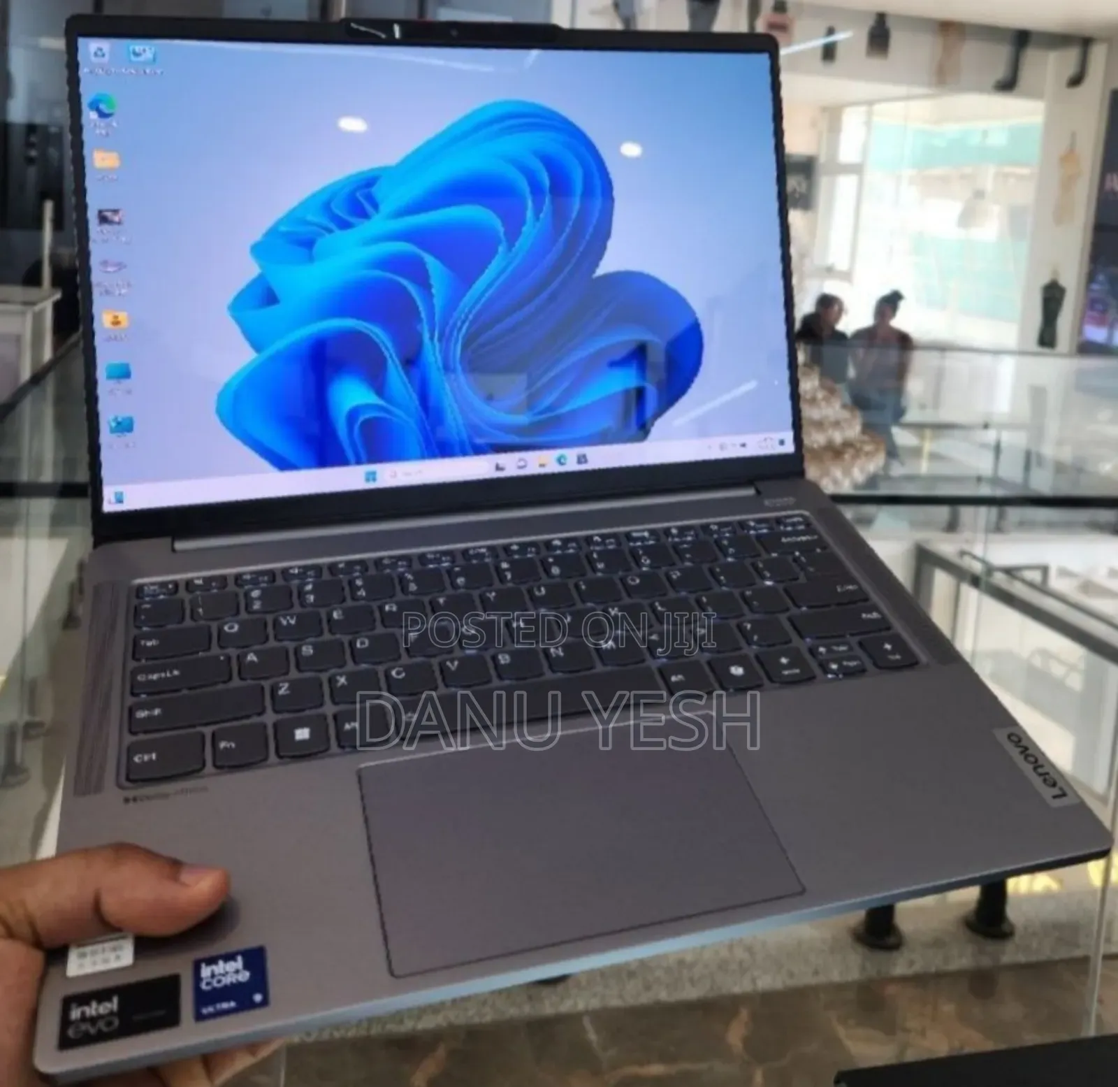 New Laptop Lenovo 32GB Intel Core Ultra 9 SSD 512GB