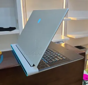 New Laptop Alienware Area-51m 16GB Intel Core Ultra 7 SSD 1T