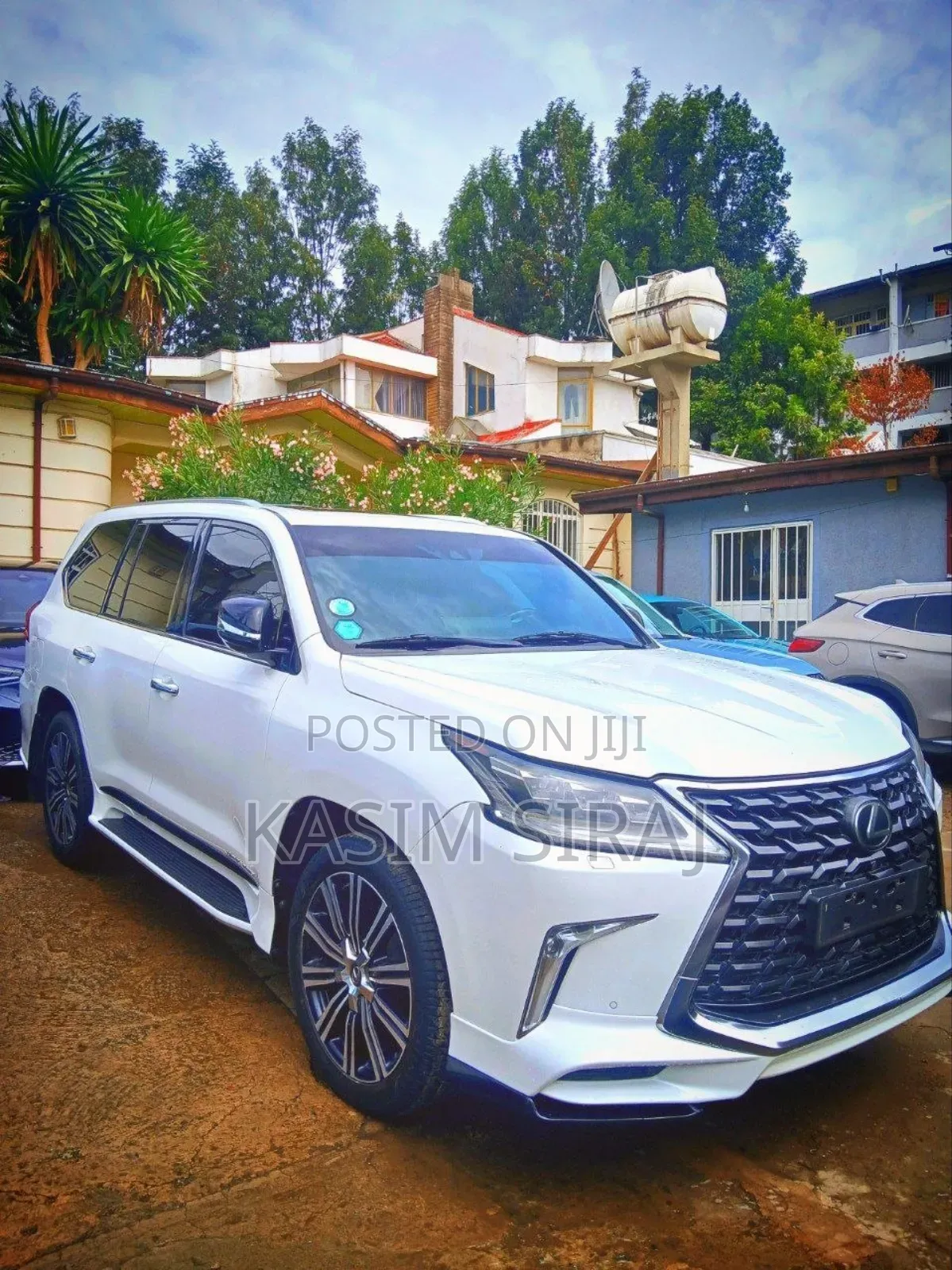 Lexus LX 570 AWD 2021 White