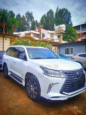 Lexus LX 570 AWD 2021 White