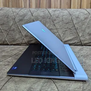 New Laptop Alienware M15 r3 16GB Intel Core Ultra 7 SSD 1T