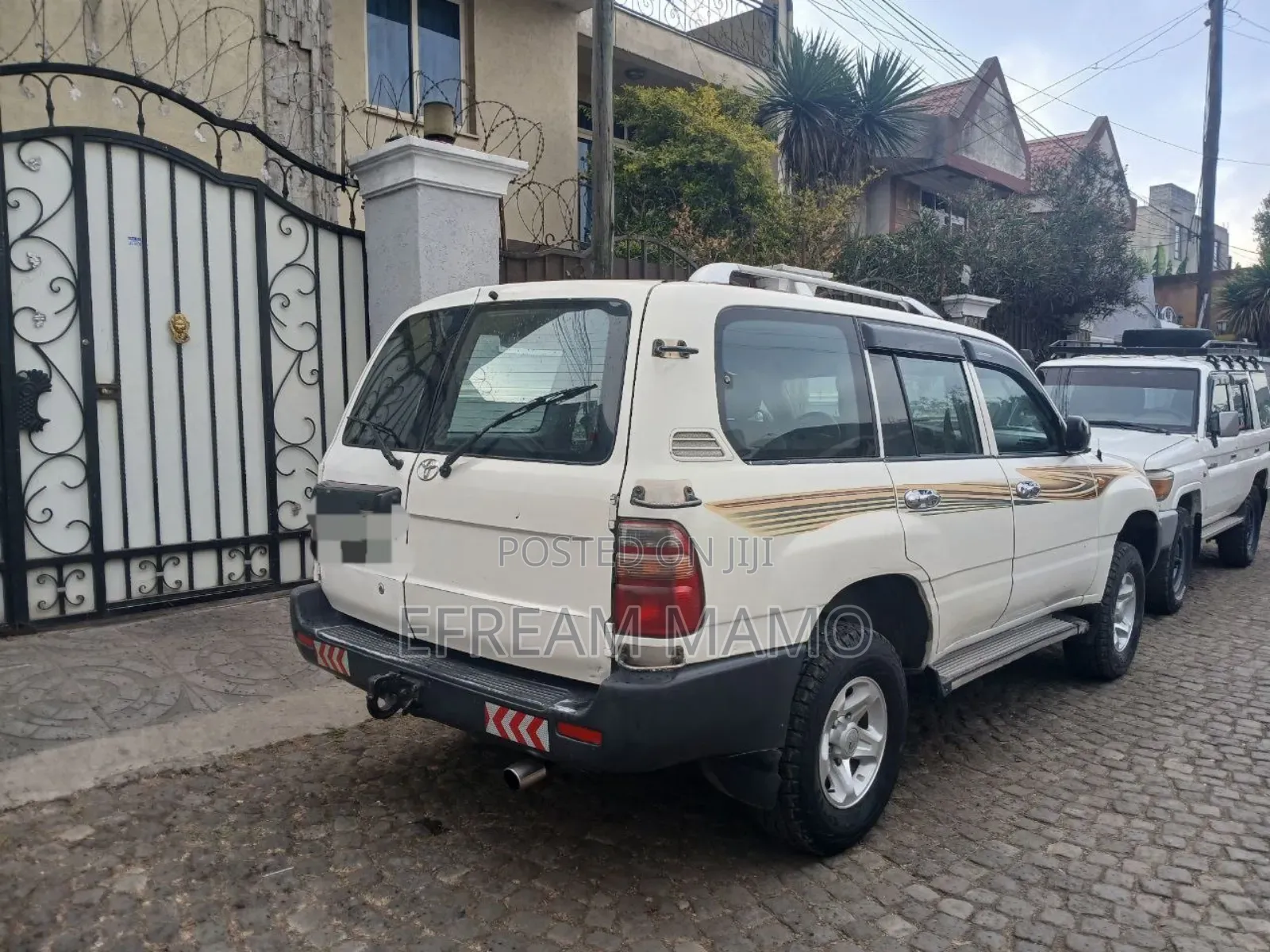 Toyota Land Cruiser 2005 White