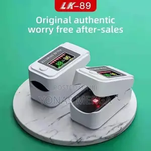 Puls Oximeter White Led Screen Showing(Spo_{2}Pulse Rate