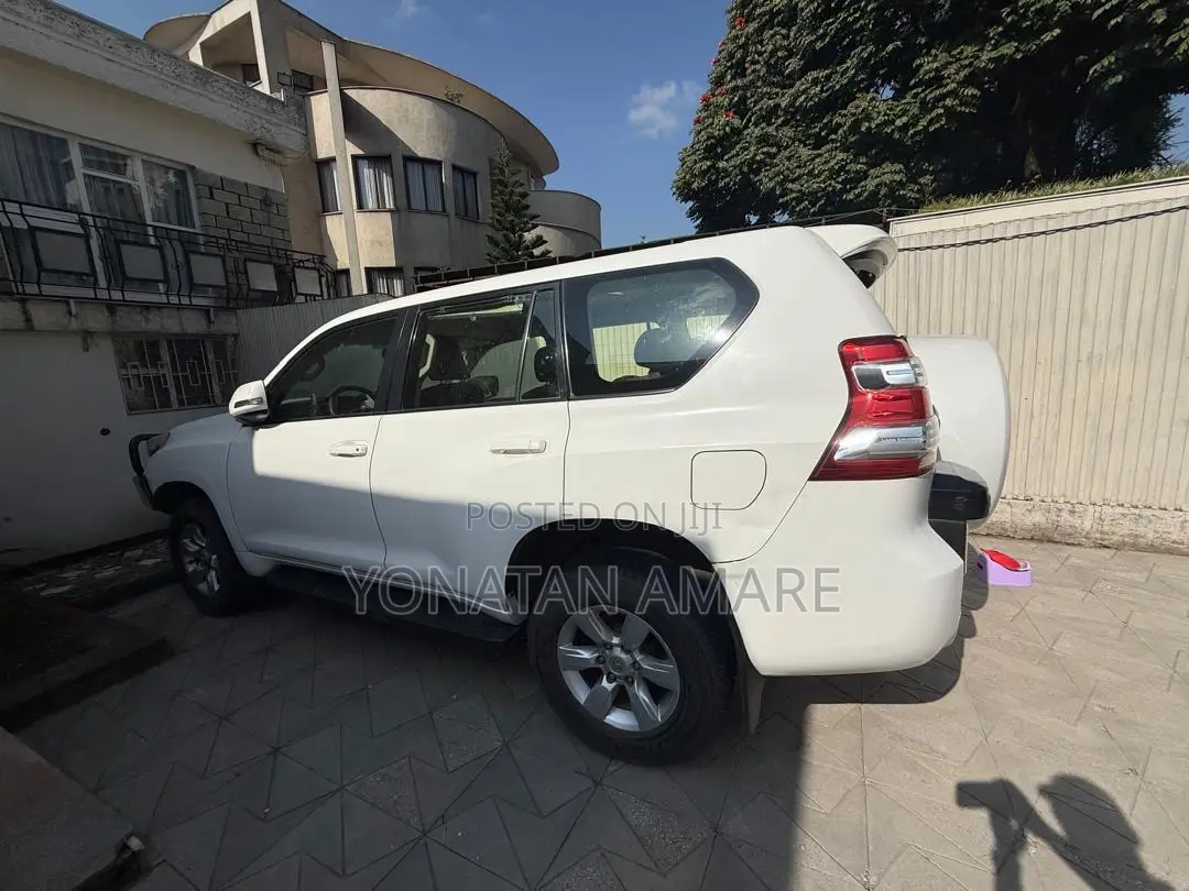 Toyota Land Cruiser Prado 2014 White