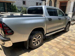 Toyota Hilux 2018 Silver