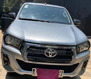 Toyota Hilux 2018 Silver