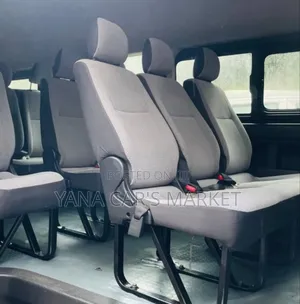 Toyota HiAce 2012