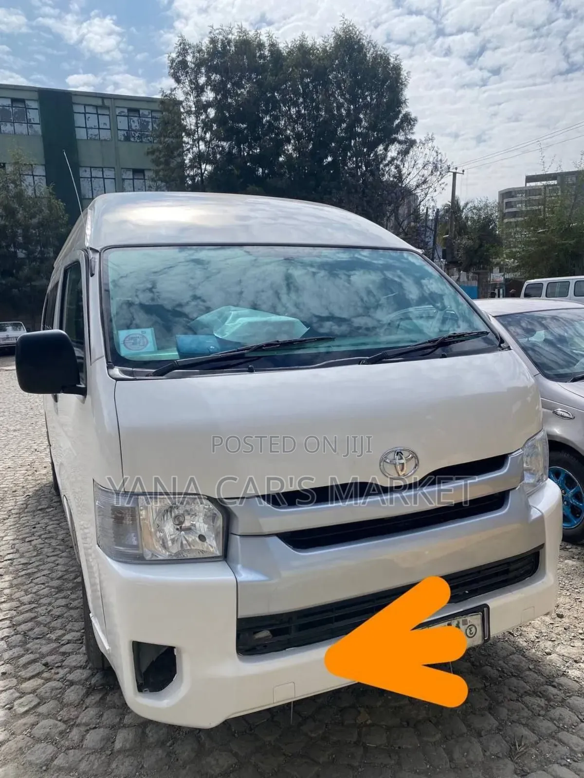 Toyota HiAce 2012
