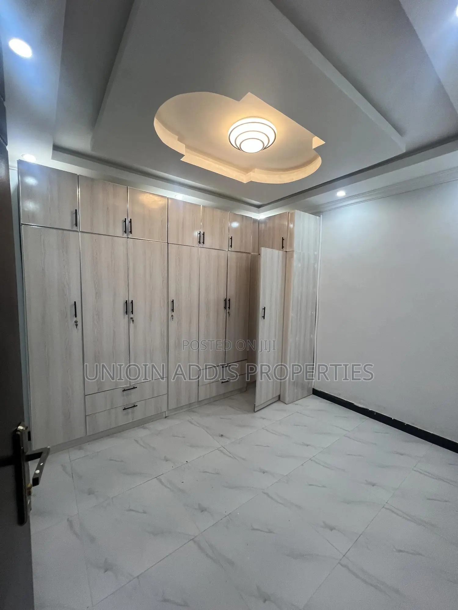 Furnished 3bdrm Condo in Bole Beshale, Yeka for sale