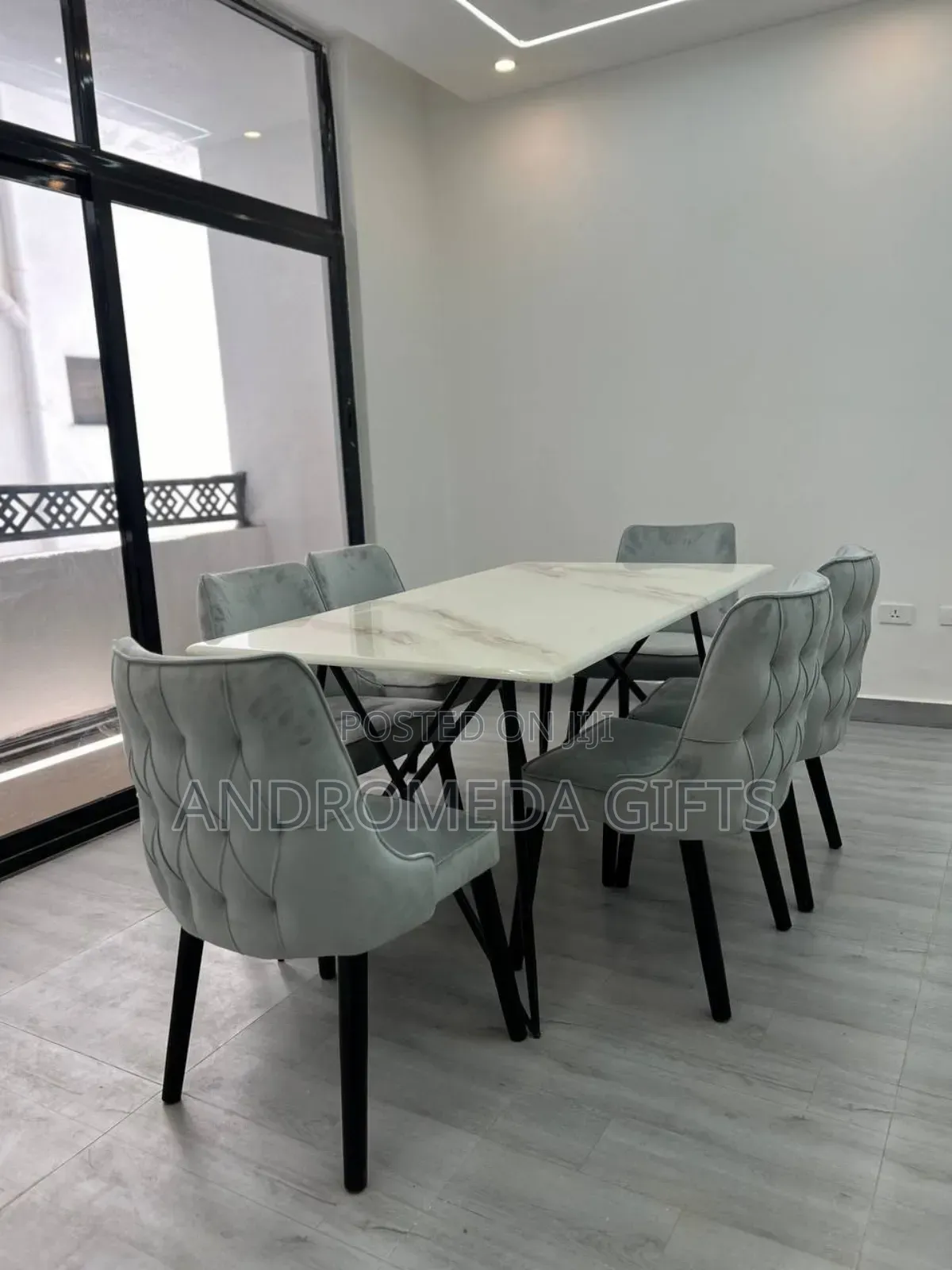 Dinning Table With 6 Chairs