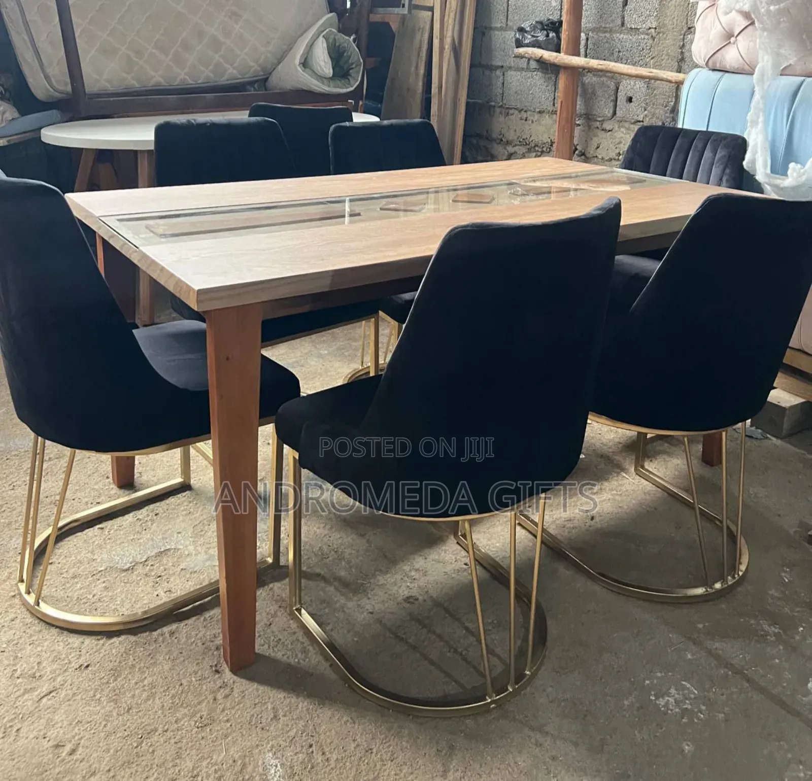 Dinning Table With 6 Chairs