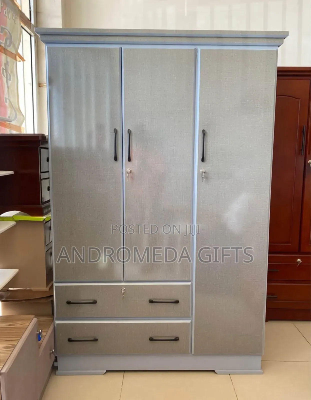 Luxury Closet - ዘመናዊ ቁምሳጥን