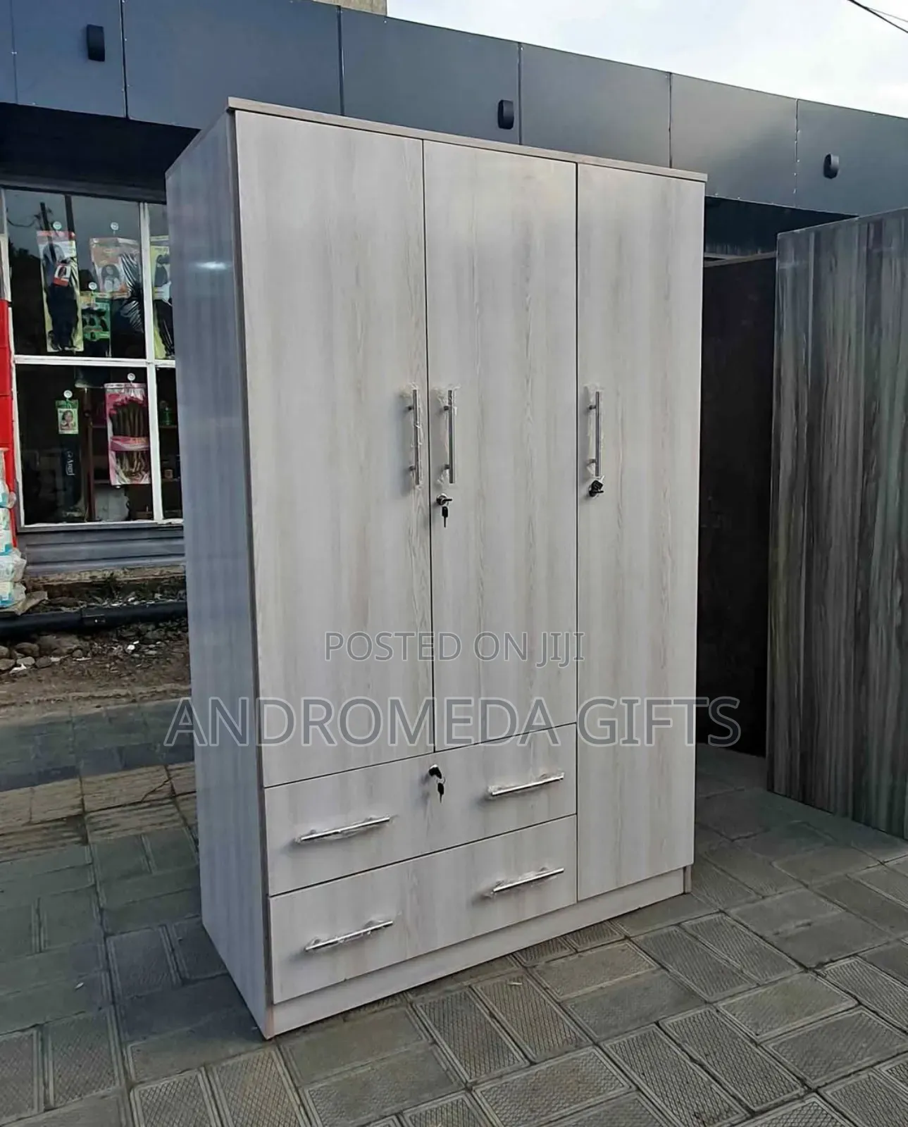 Luxury Closet - ዘመናዊ ቁምሳጥን
