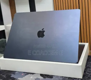 New Laptop Apple MacBook 16GB Apple M4 SSD 256GB