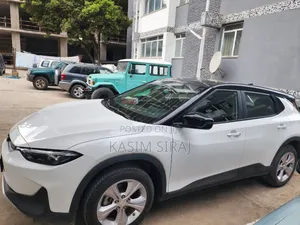 Chevrolet Menlo 61.1 kWh FWD 2023 White