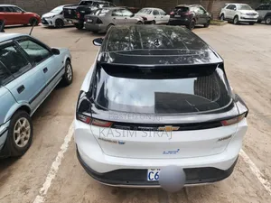 Chevrolet Menlo 61.1 kWh FWD 2023 White