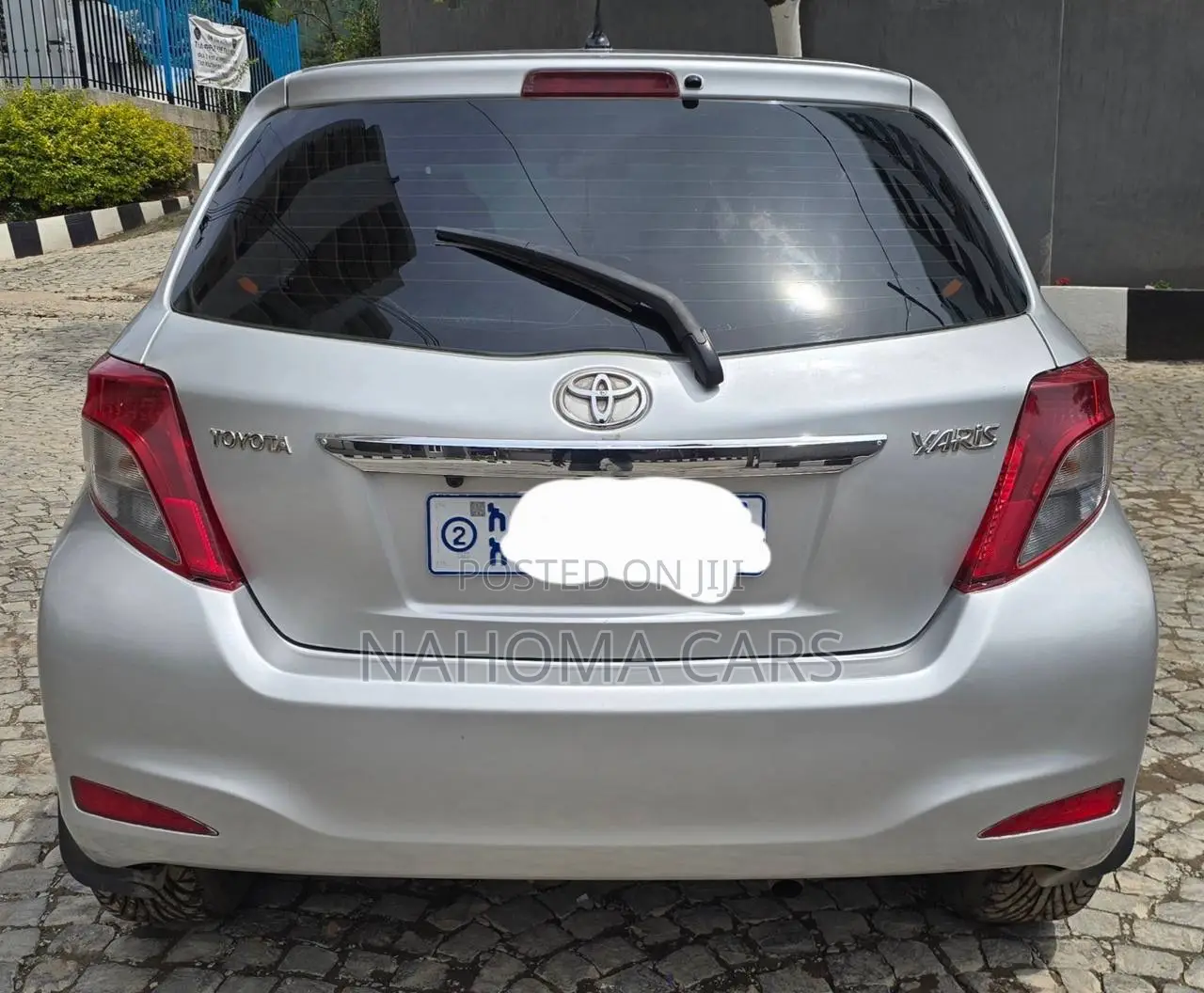 Toyota Yaris 2012 Silver