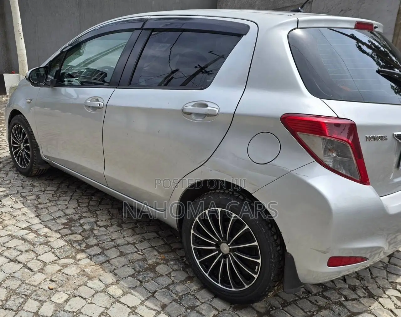 Toyota Yaris 2012 Silver