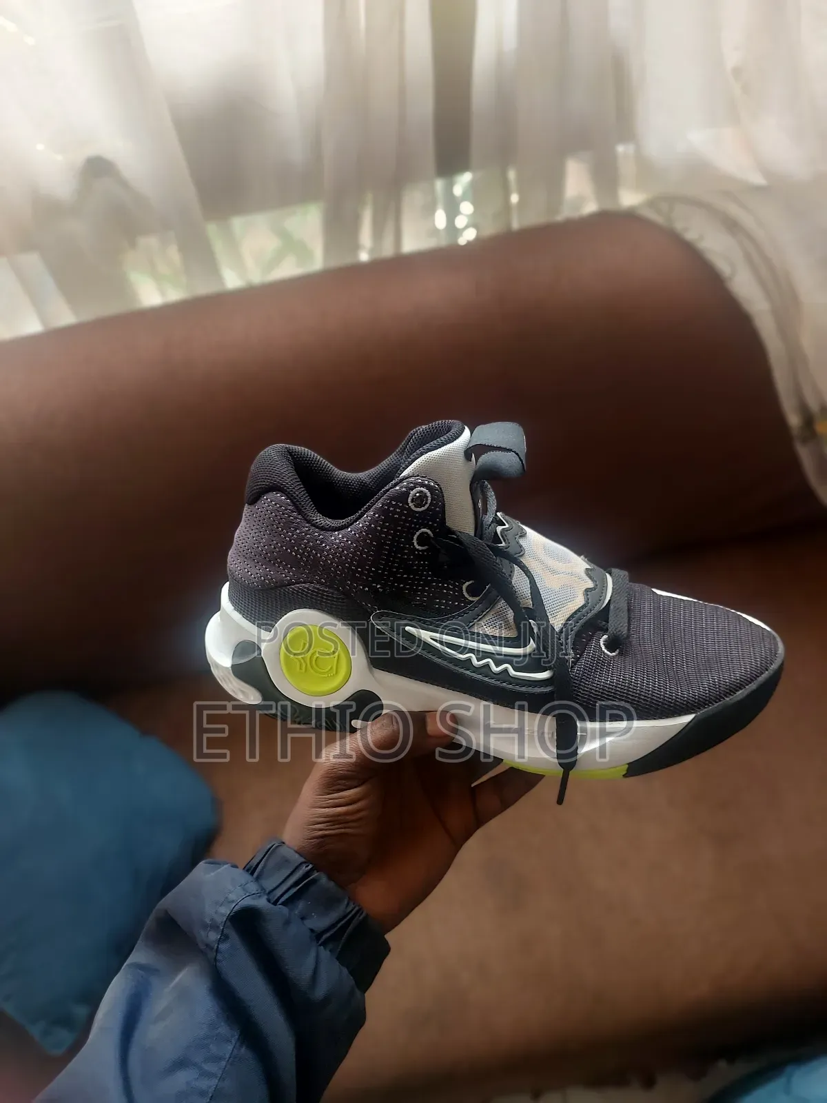 Torshin Shoes ቦንዳ
