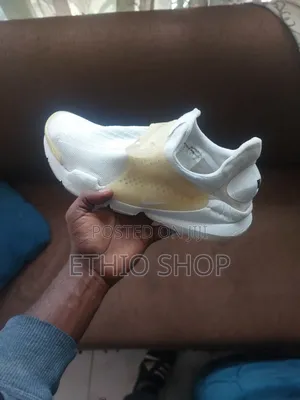 Torshin Shoes ቦንዳ