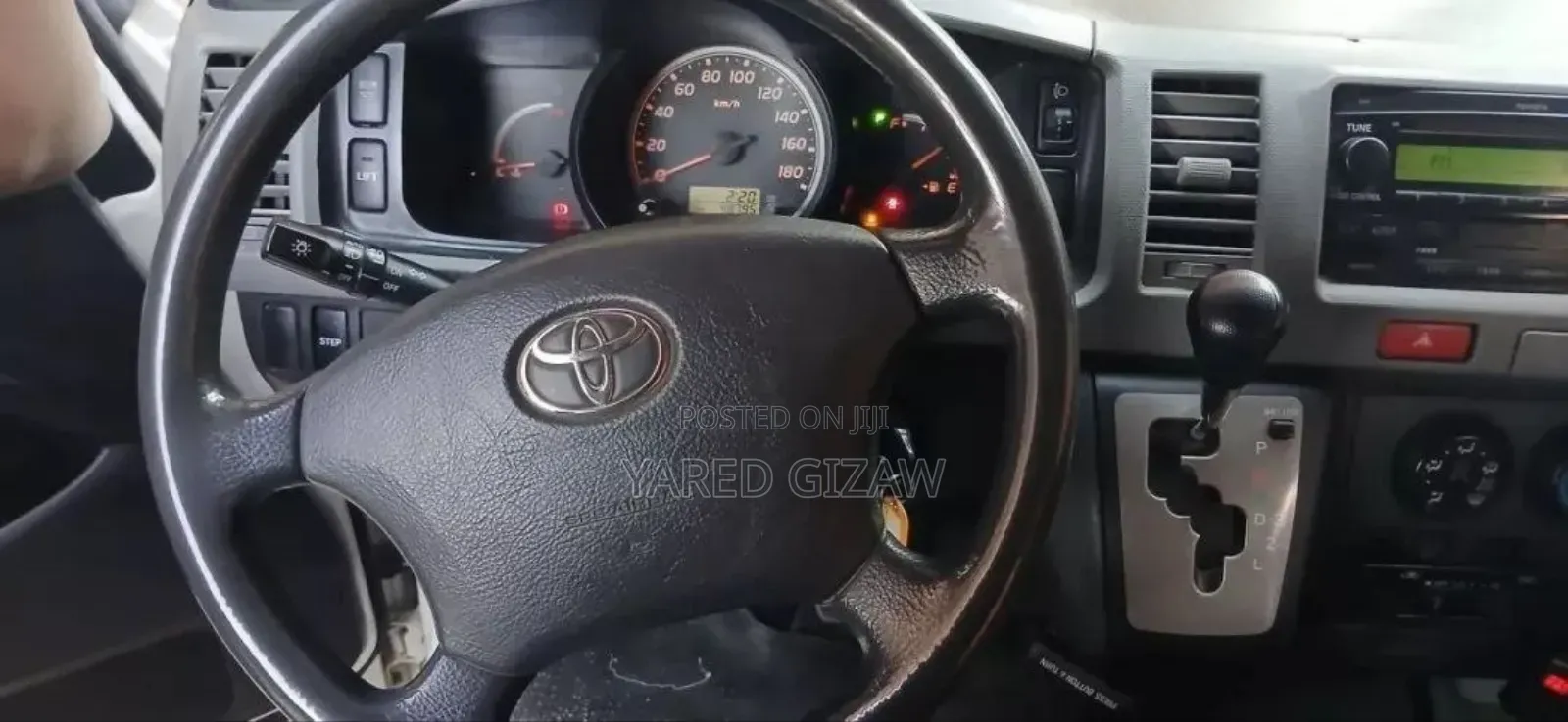 Toyota HiAce 2013 White