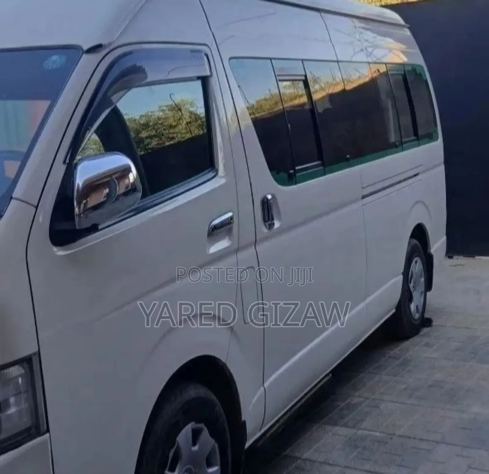 Toyota HiAce 2013 White