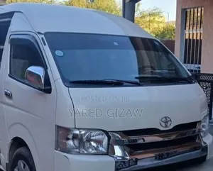 Toyota HiAce 2013 White