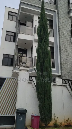 8bdrm House in Bole for sale