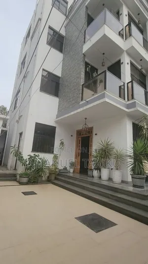 8bdrm House in Bole for sale