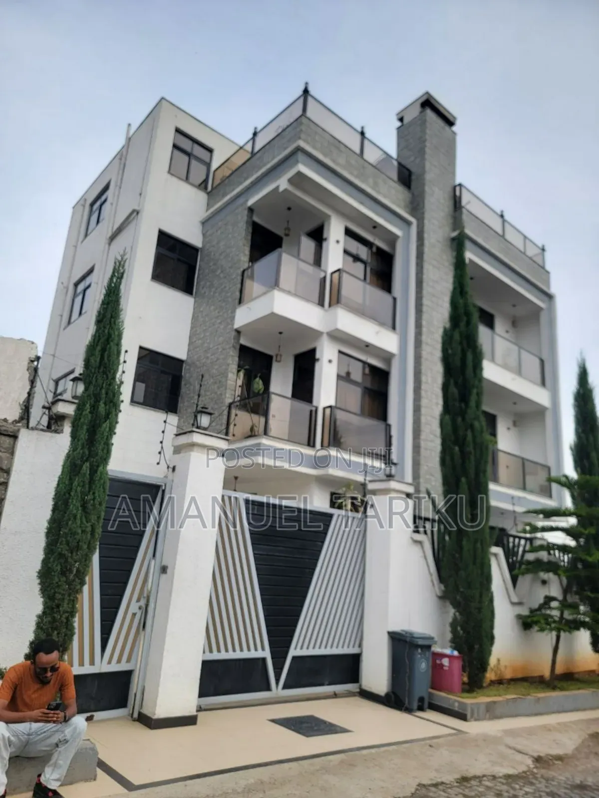 8bdrm House in Bole for sale