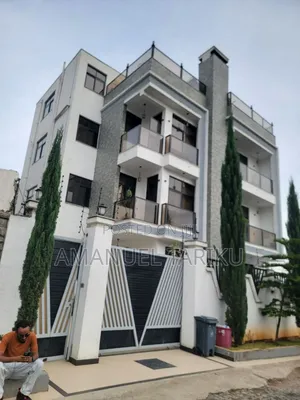 8bdrm House in Bole for sale