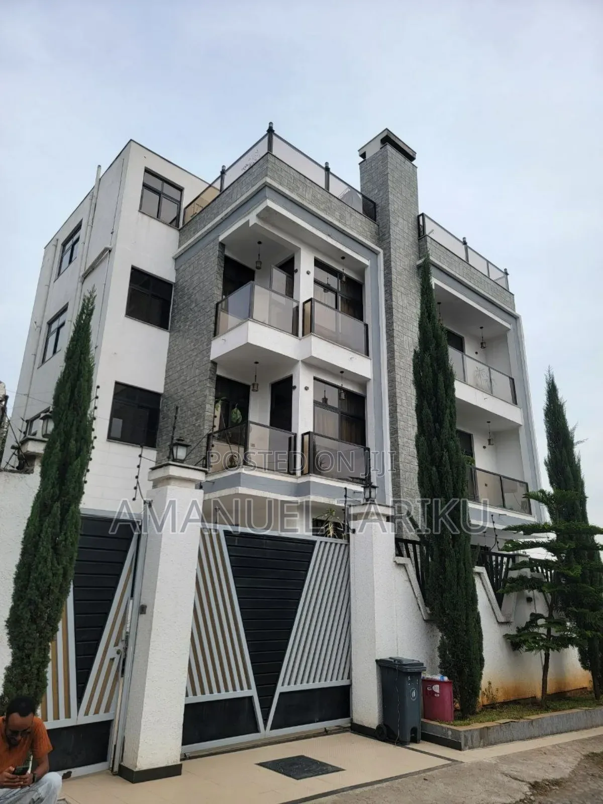 8bdrm House in Bole for sale