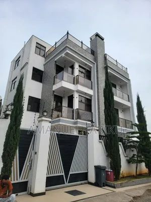 8bdrm House in Bole for sale