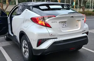 Toyota C-HR 2022 White