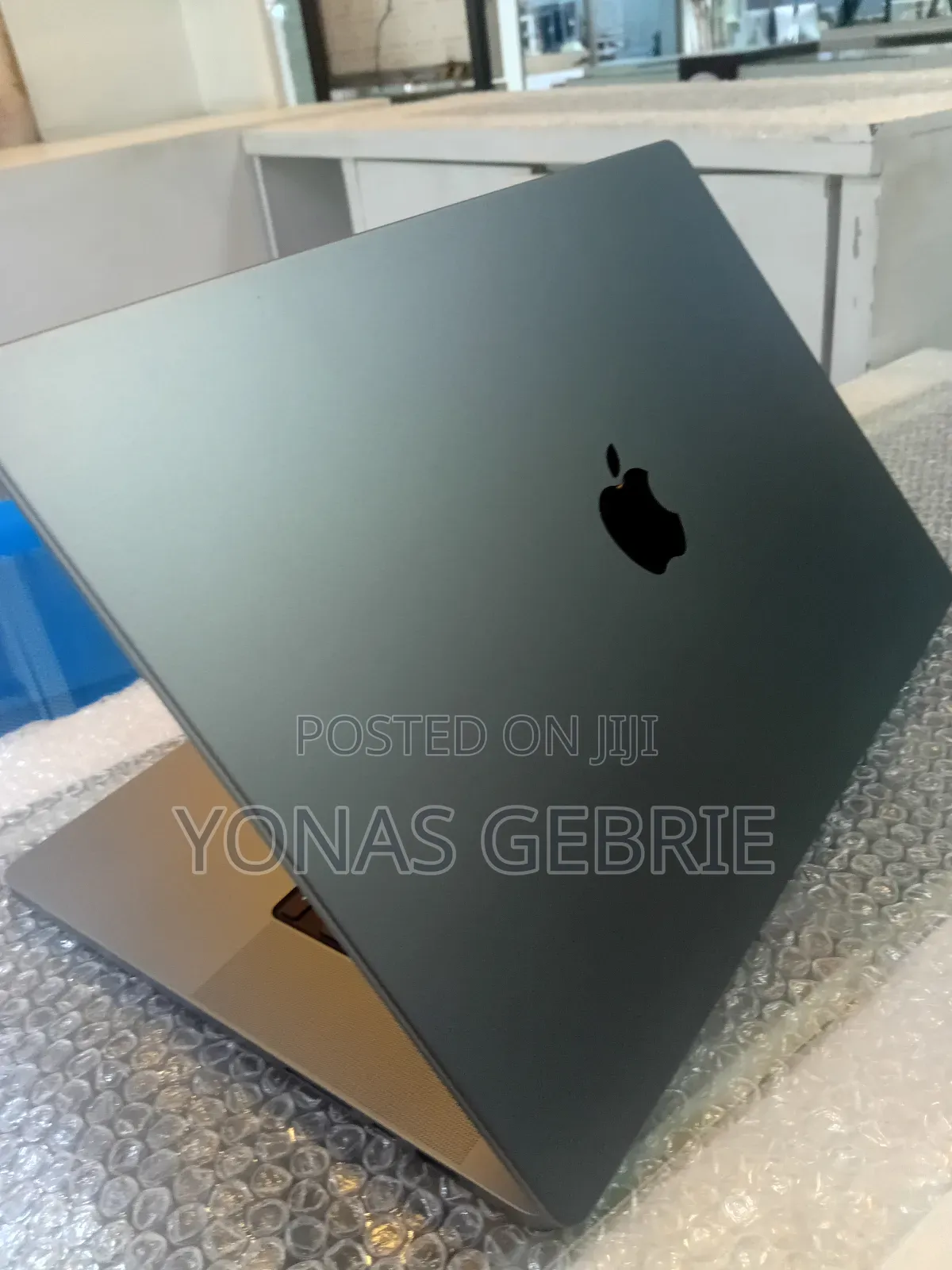 New Laptop Apple MacBook Pro M1 32GB Apple M1 Pro SSD 1T