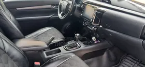 Toyota Hilux 2021 Brown