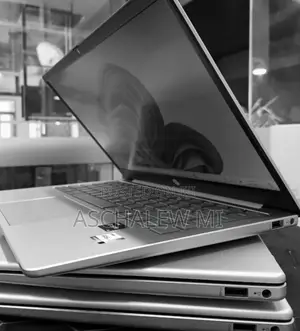 New Laptop HP Stream Notebook 16GB Intel Core i5 SSD 512GB