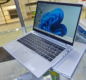 New Laptop HP EliteBook 830 G8 8GB Intel Core i5 SSD 512GB