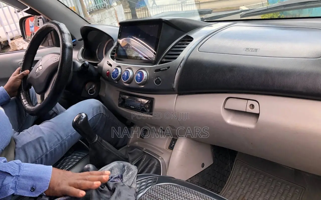 Mitsubishi L200 2007 Gray