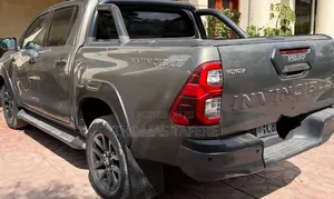 Toyota Hilux 2022 Beige