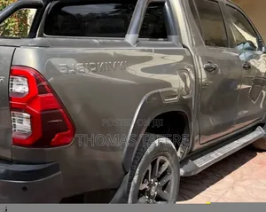 Toyota Hilux 2022 Beige