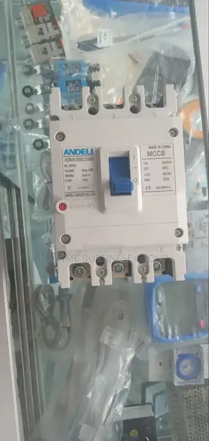 McCb Breaker 250a